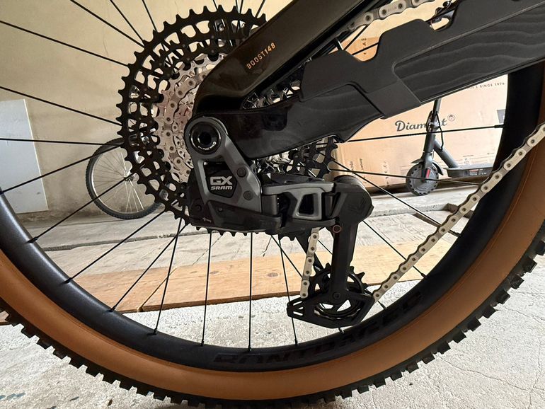 Used Trek Slash 9.8 GX AXS T-Type Gen 6 2025 2025 Mountainbike — image 3 of 4