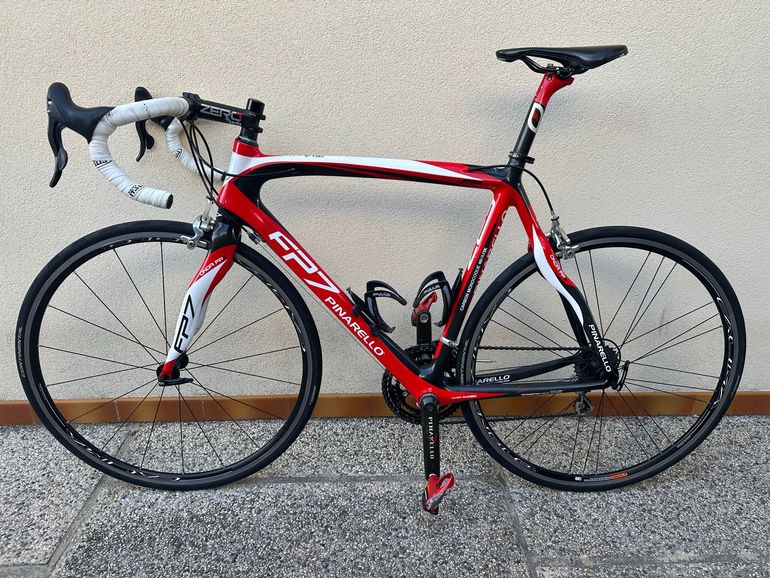 Used Pinarello Pinarello Custom Campagnolo Athena 2012 Road & Gravel, Rot — image 2 of 8