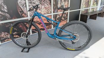 Used Santa Cruz BLUR S TR / Carbon C 2024 2024 Mountainbike, Blue, 29 — image 2 of 5