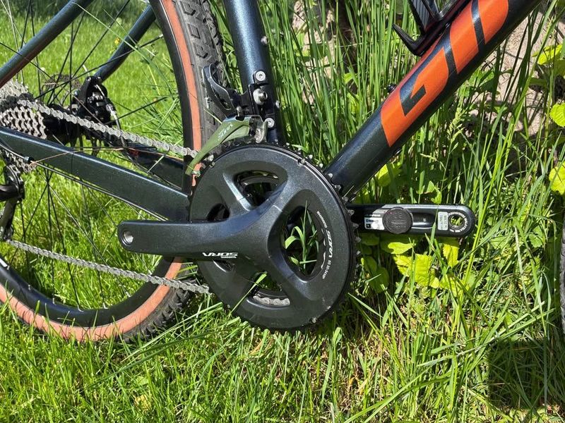 Used Giant Revolt 2 2022 2022 Road & Gravel, Light Gray — image 4 of 6