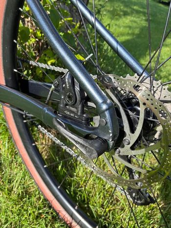 Used Giant Revolt 2 2022 2022 Road & Gravel, Light Gray — image 3 of 6