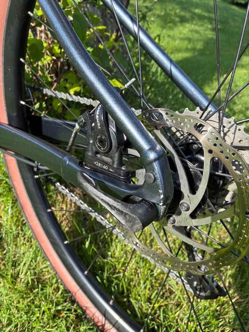 Used Giant Revolt 2 2022 2022 Road & Gravel, Light Gray — image 3 of 6
