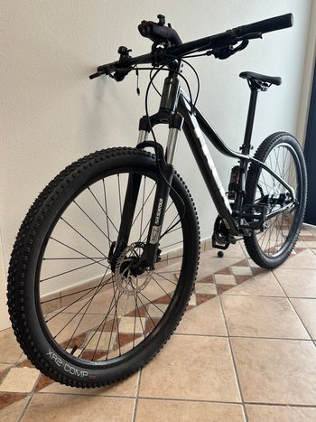 Used Trek Marlin 5 Women's 2021 2021 Mountainbike, Black, 27.5, 29 — image 3 of 3