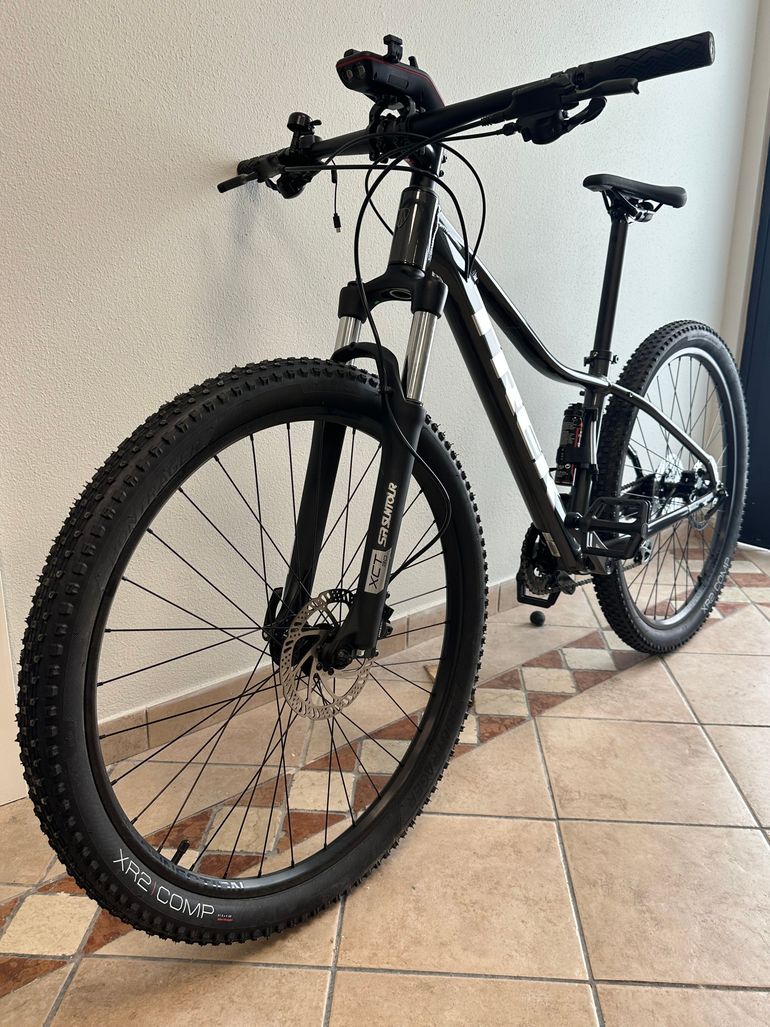 Used Trek Marlin 5 Women's 2021 2021 Mountainbike, Black, 27.5, 29 — image 3 of 3