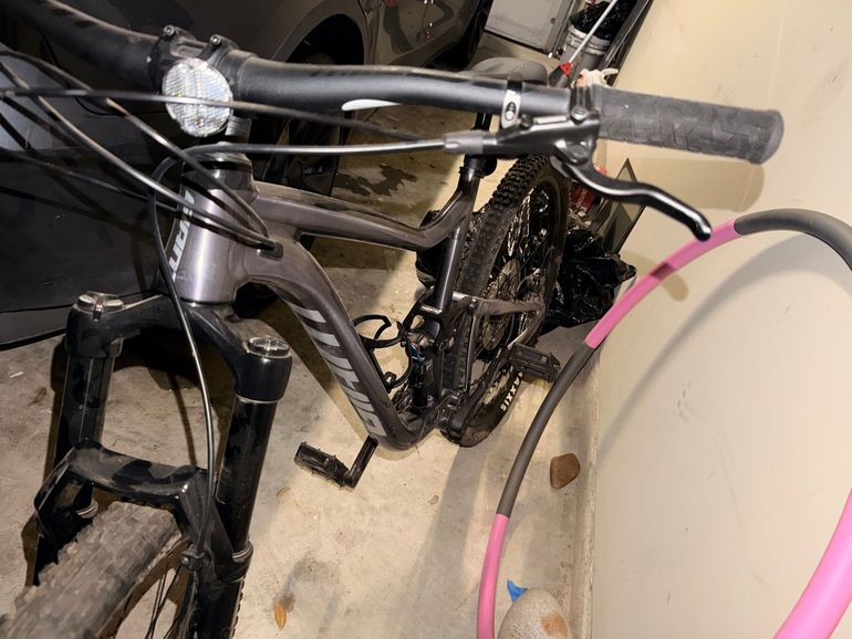 Used Giant Trance 3 2019 2019 Mountainbike, Black, 27.5 — image 2 of 4