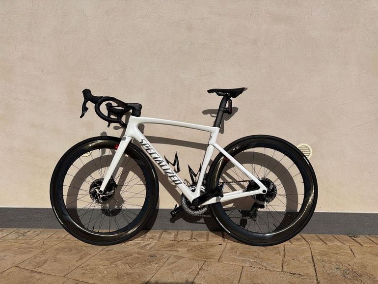 Used Specialized Tarmac SL7 Comp - Rival eTap AXS 2023 2023 Road & Gravel, Weiß — image 2 of 5