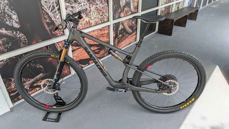 Used Santa Cruz BLUR X0 AXS TR RSV / Carbon CC 2025 2025 Mountainbike, Black, 29 — image 2 of 5