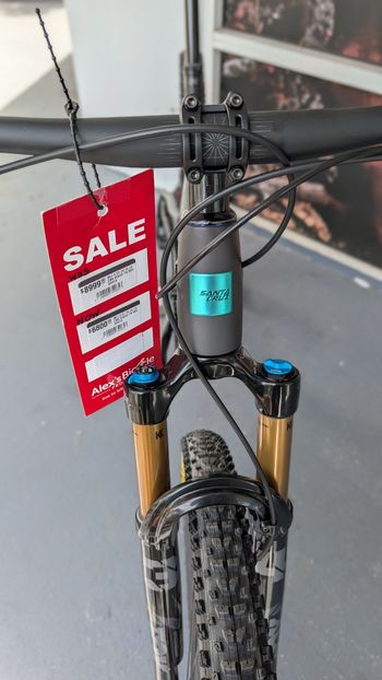 Used Santa Cruz BLUR X0 AXS TR RSV / Carbon CC 2025 2025 Mountainbike, Black, 29 — image 4 of 5