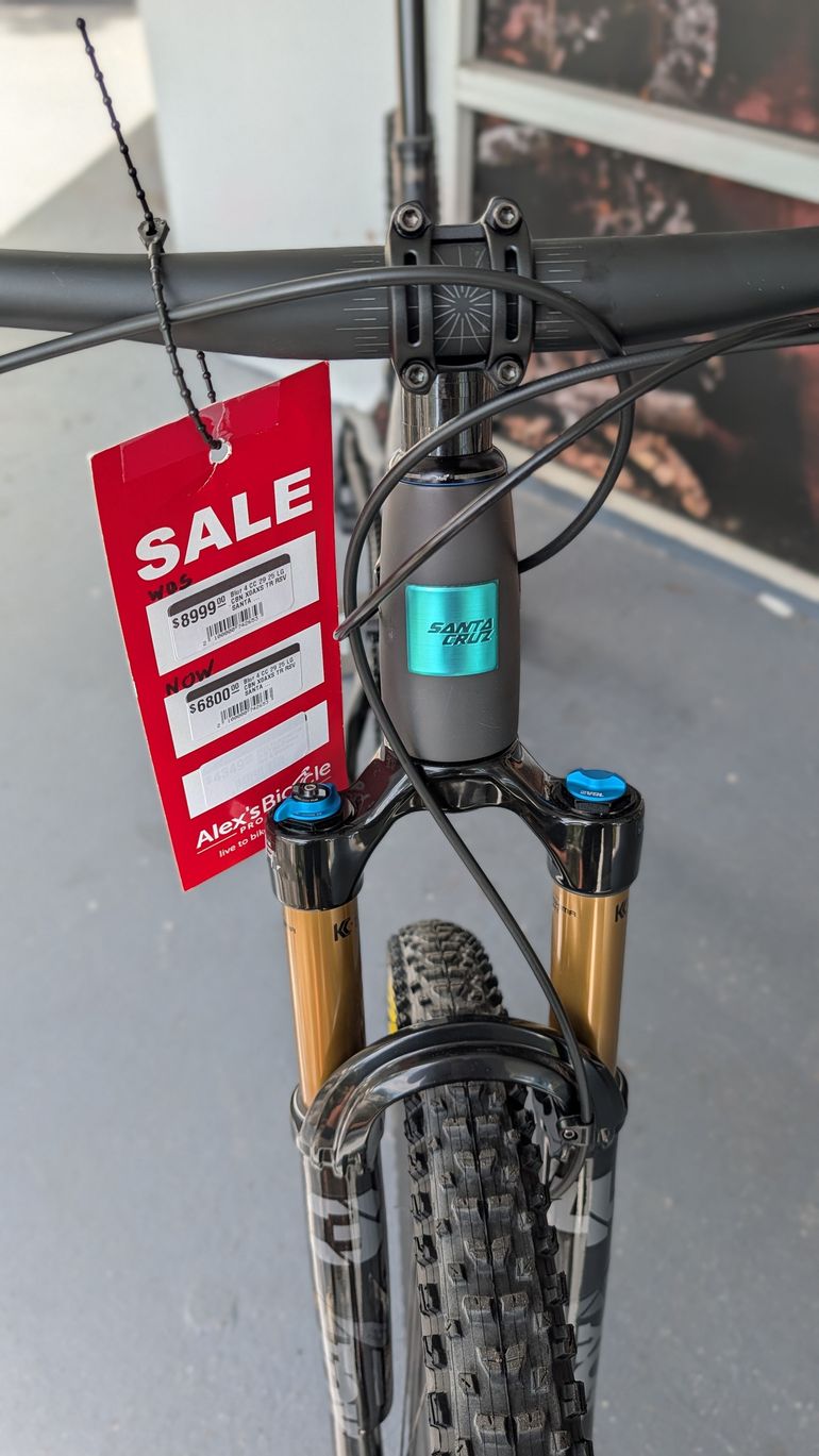 Used Santa Cruz BLUR X0 AXS TR RSV / Carbon CC 2025 2025 Mountainbike, Black, 29 — image 4 of 5