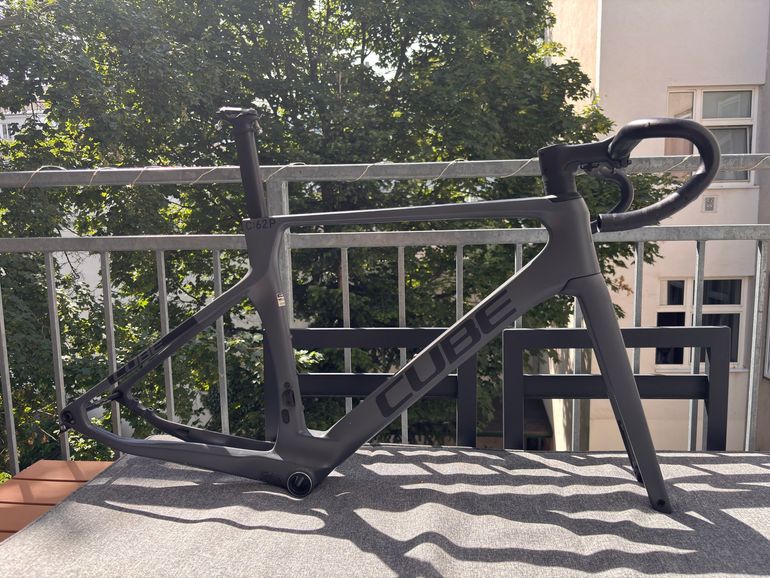 Used CUBE AGREE C:62, PRO 2022 Frameset 2022 Road & Gravel — image 1 of 5