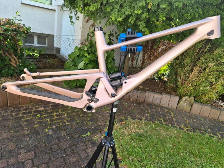 Used SCOR Scor 4060 LT Gr.M Powder Rose Rockshox Super Deluxe Select+ Frameset 2025 Mountainbike, Red — image 2 of 12