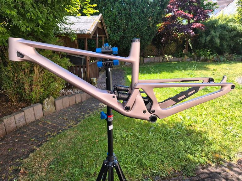 Used SCOR Scor 4060 LT Gr.M Powder Rose Rockshox Super Deluxe Select+ Frameset 2025 Mountainbike, Red — image 1 of 12