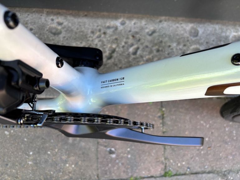 Used Specialized Tarmac Shimano Ultegra Di2 2026 Road & Gravel, Weiß — image 9 of 17