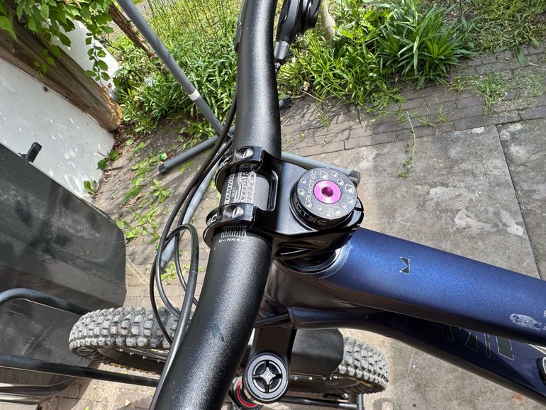 Used Evil Insurgent - LS / GX I9 Hydra MX 2023 2023 Mountainbike, Blu — image 4 of 5