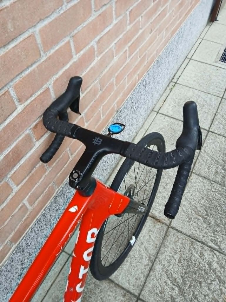 Used Factor Ostro VAM - Shimano Ultegra Di2 Limited Edition 2024 Road & Gravel, Red — image 5 of 11