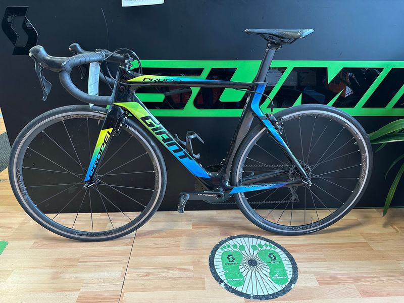 Used Giant Pro 2015 Road & Gravel, Black — image 5 of 5