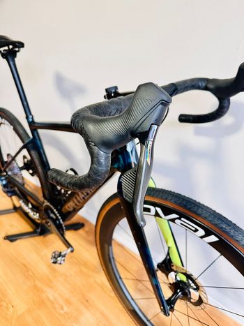 Used Specialized Diverge Expert Carbon 2024 2024 Road & Gravel — image 7 of 19