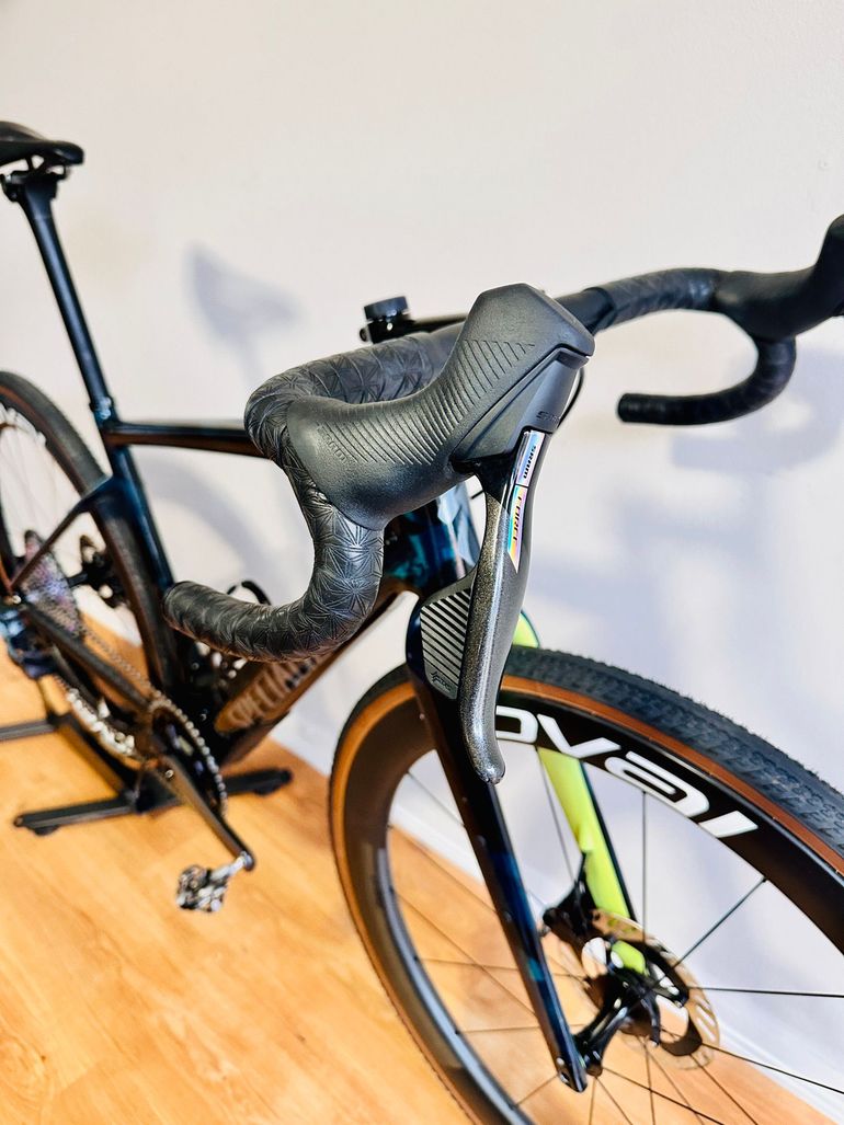Used Specialized Diverge Expert Carbon 2024 2024 Road & Gravel — image 7 of 19