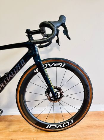 Used Specialized Diverge Expert Carbon 2024 2024 Road & Gravel — image 4 of 19