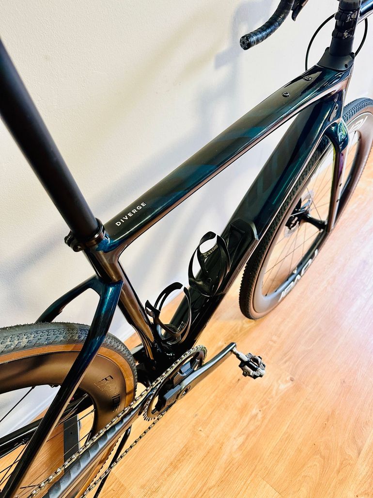 Used Specialized Diverge Expert Carbon 2024 2024 Road & Gravel — image 10 of 19