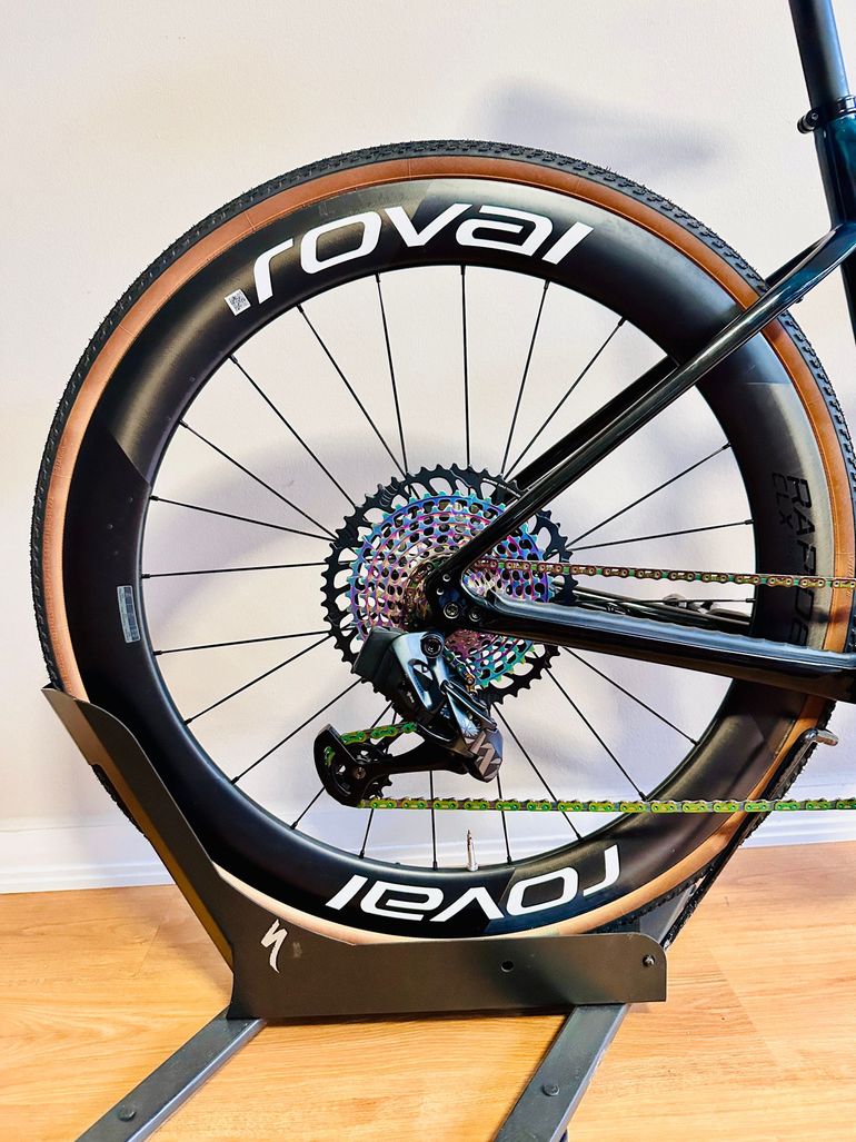 Used Specialized Diverge Expert Carbon 2024 2024 Road & Gravel — image 2 of 19