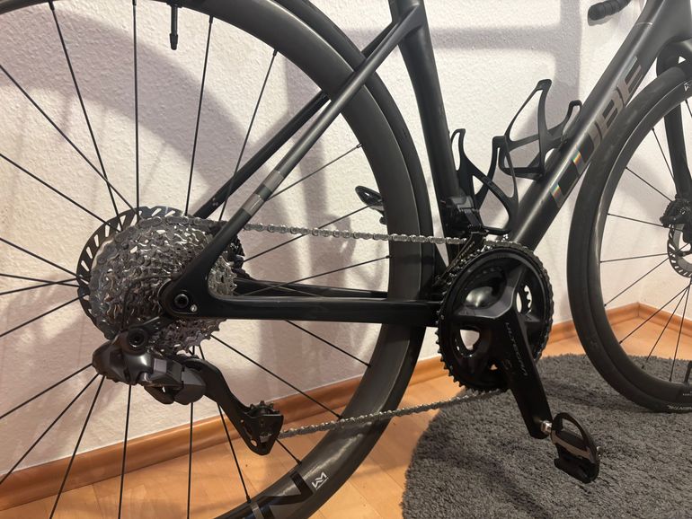 Used CUBE ATTAIN C:62, SLT 2025 2025 Road & Gravel, Negro — image 7 of 7
