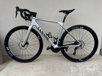 Used Canyon Endurace CF SLX 7 Di2 2026 2026 Road & Gravel — image 2 of 5