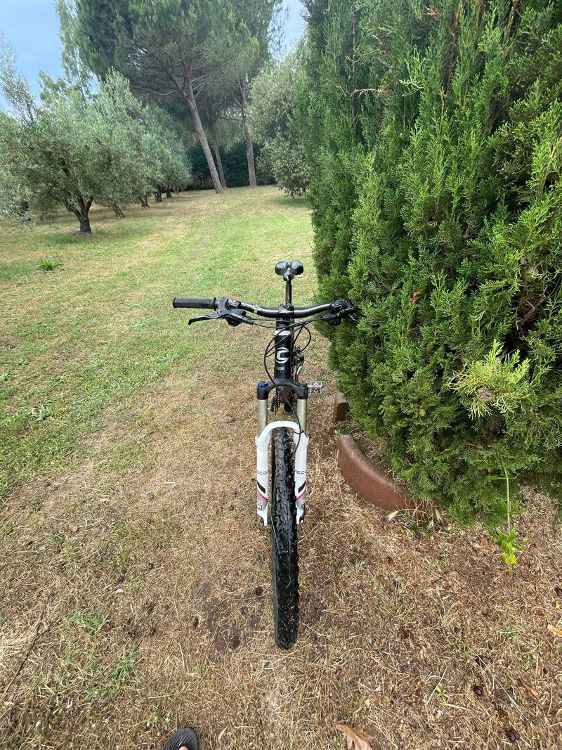 Used Cannondale Custom Shimano Deore XT 2011 Mountainbike, Black — image 1 of 7