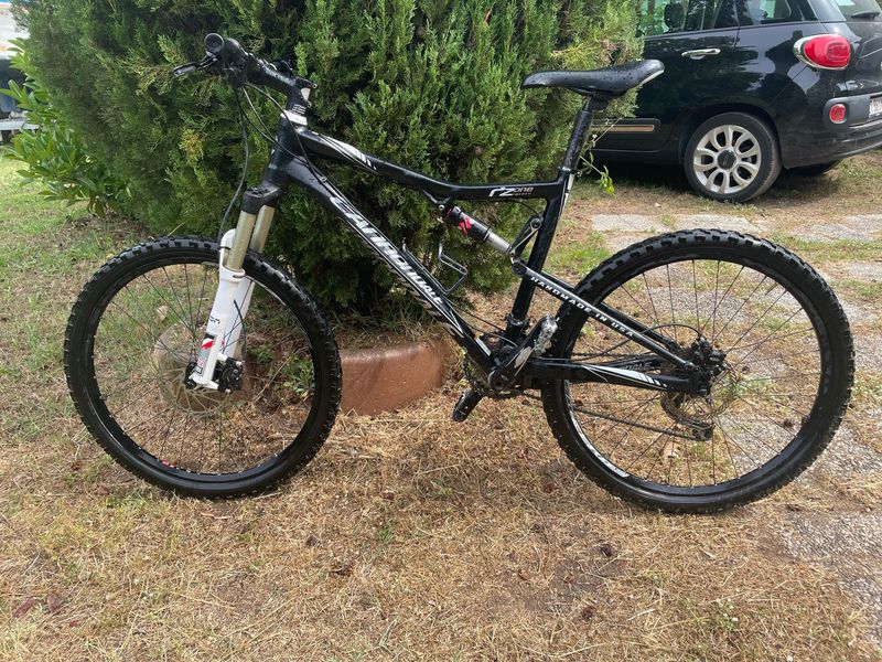 Used Cannondale Custom Shimano Deore XT 2011 Mountainbike, Black — image 3 of 7