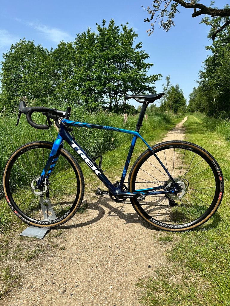Used Trek Boone SRAM Rival 2021 Road & Gravel, Blau — image 2 of 6