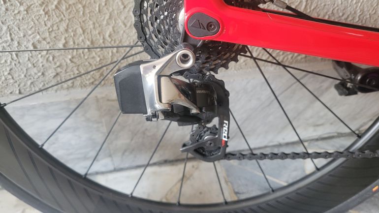 Used Canyon Aeroad CF SLX Disc 9.0 LTD 2018 2018 Road & Gravel, Rosso — image 6 of 8