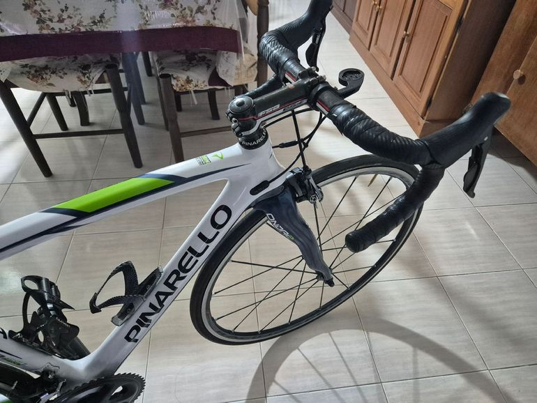 Used Pinarello DOGMA 65.1 Hydro 2015 2015 Road & Gravel, Weiß — image 1 of 5