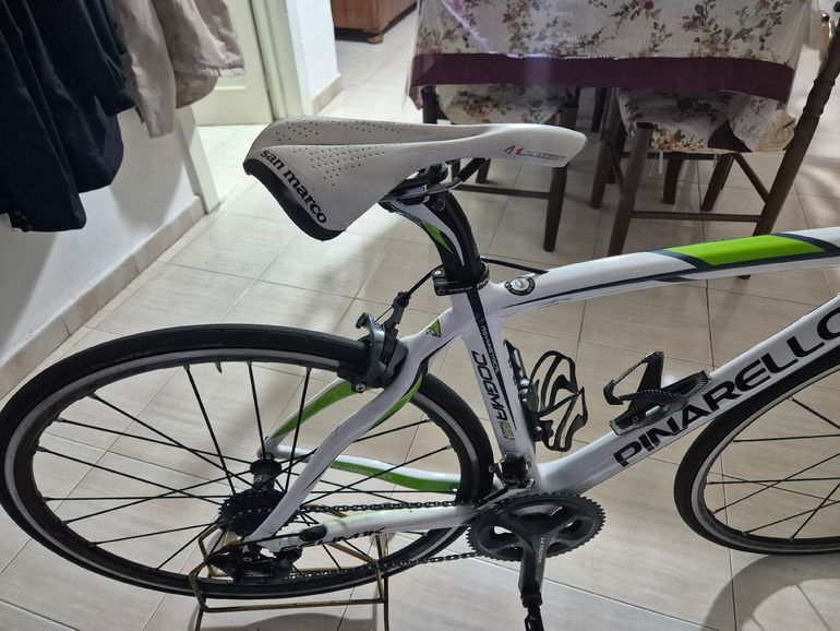 Used Pinarello DOGMA 65.1 Hydro 2015 2015 Road & Gravel, Weiß — image 2 of 5