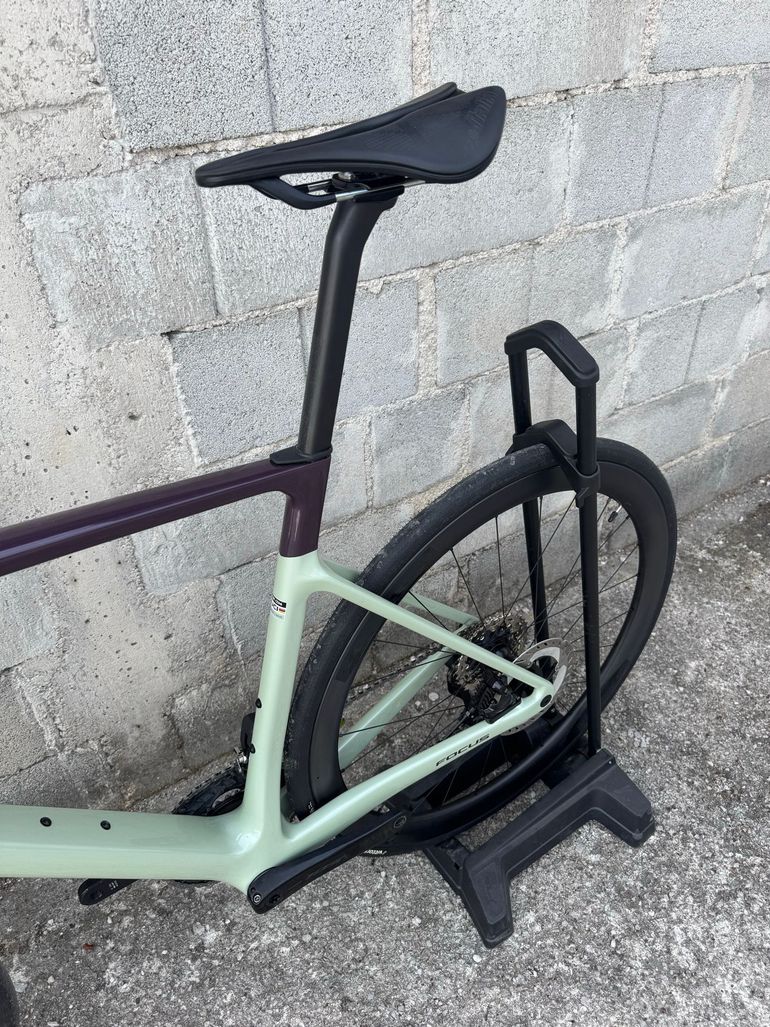 Used Focus IZALCO MAX 8.9 2024 2024 Road & Gravel — image 7 of 7