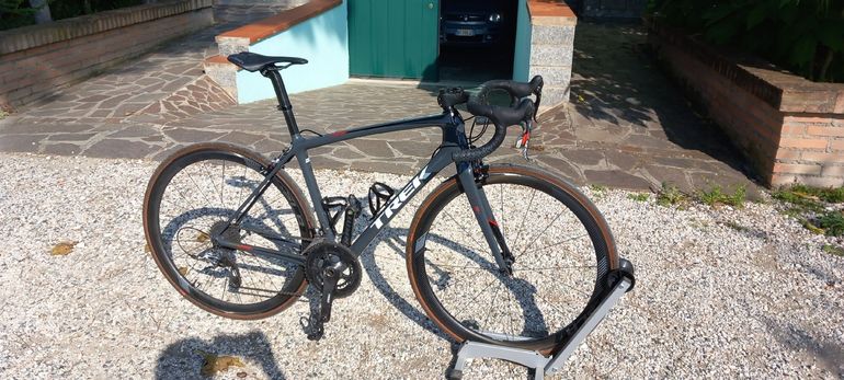 Used Trek Émonda SLR 8 2018 2018 Road & Gravel, Grigio chiaro — image 1 of 7