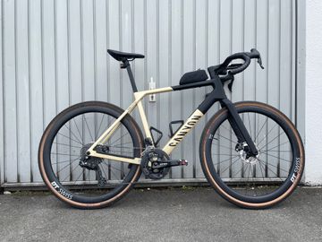 Käytetty Canyon Grail CF SLX 8 Di2 2024 2024 Road & Gravel