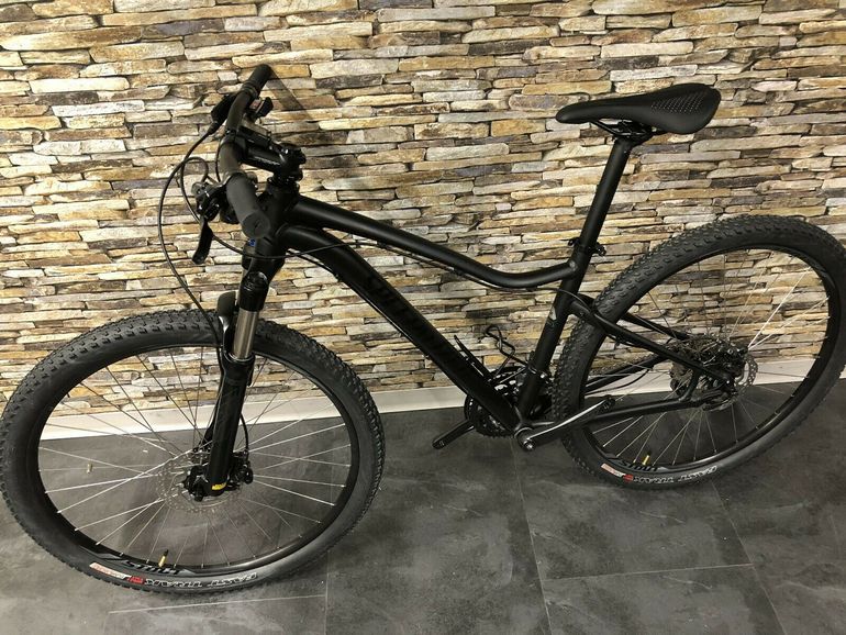 Used Specialized Jynx Comp 650b 2017 2017 Mountainbike, Schwarz, 27.5 — image 6 of 10