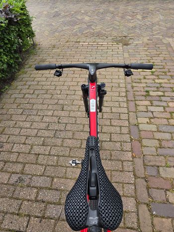 Used Pinarello DOGMA XC RockShox SID Flight Attendant 2025 Mountainbike, Red — image 6 of 8