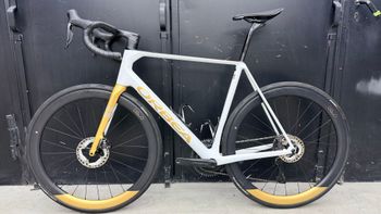 Used Orbea ORCA M20iLTD 2024 2024 Road & Gravel — image 2 of 10