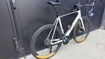 Used Orbea ORCA M20iLTD 2024 2024 Road & Gravel — image 3 of 10