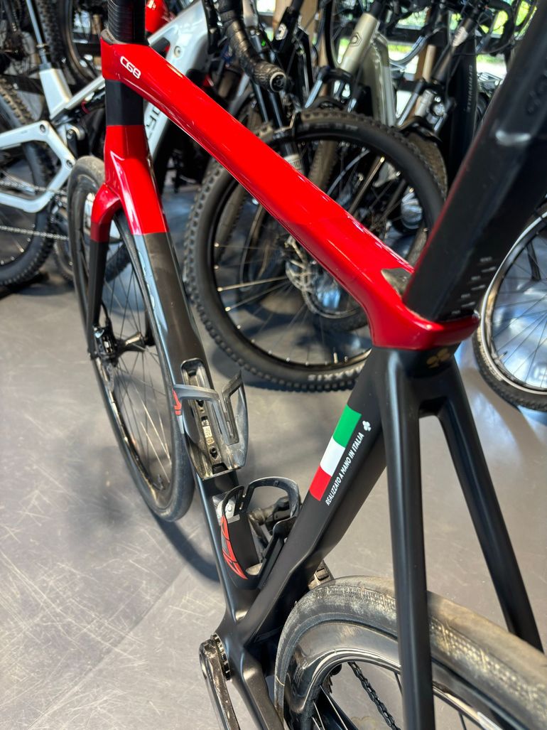 Used Colnago C68 Disc Corsa Pro Bike 2023 2023 Road & Gravel, Schwarz — image 6 of 9