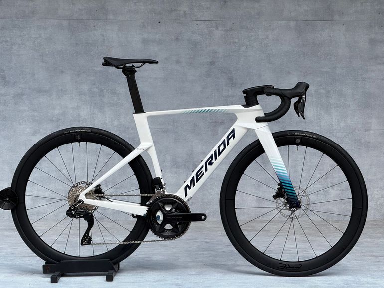 Used Merida REACTO 5000 2027 2027 Road & Gravel — image 1 of 11