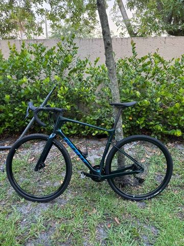 Used Giant Revolt Advanced 2 2022 2022 Road & Gravel, Black — image 2 of 3