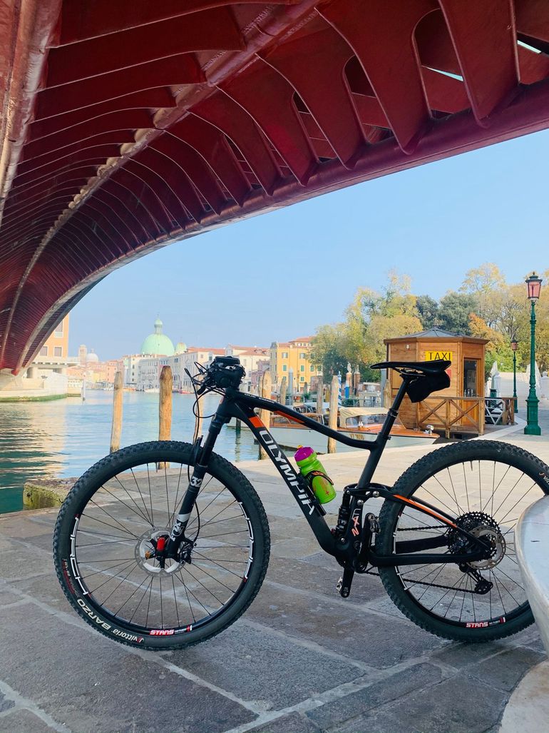 Used Olympia Olympia Custom Shimano Deore XT 2022 Mountainbike, Orange — image 1 of 5