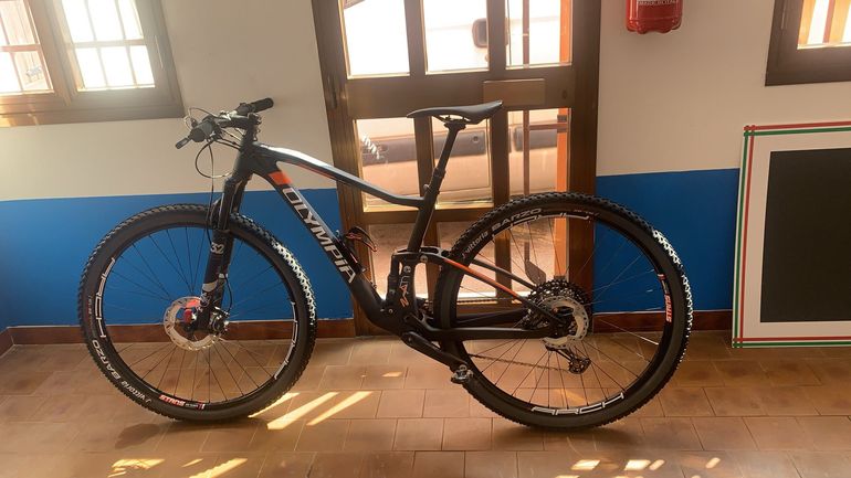 Used Olympia Olympia Custom Shimano Deore XT 2022 Mountainbike, Orange — image 4 of 5