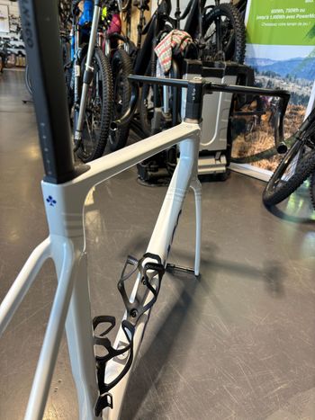 Used Colnago V5Rs Shimano Dura Ace Di2 2025 Frameset 2025 Road & Gravel, Weiß — image 4 of 5