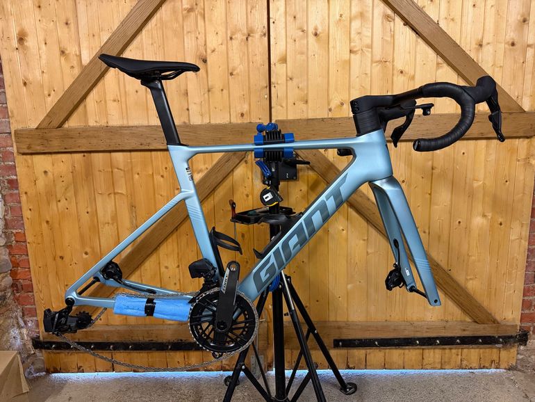 Used Giant Propel Advanced Pro 1-AXS 2027 Frameset 2027 Road & Gravel, Gris claro — image 1 of 4