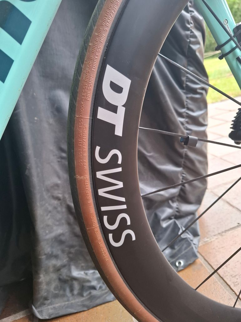 Used Bianchi Infinito ULTEGRA DI2 2025 2025 Road & Gravel — image 6 of 11