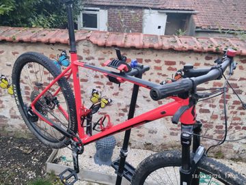 Used Scott Scale 980 2022 2022 Mountainbike, Red, 29 — image 10 of 12