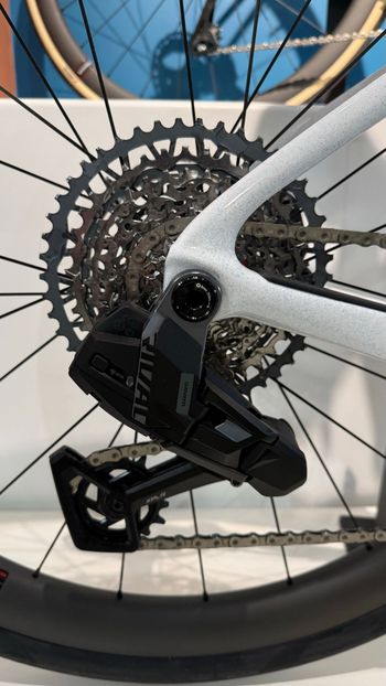 Used Cervélo Aspero SRAM Rival eTap AXS 2025 Road & Gravel, Weiß — image 2 of 5